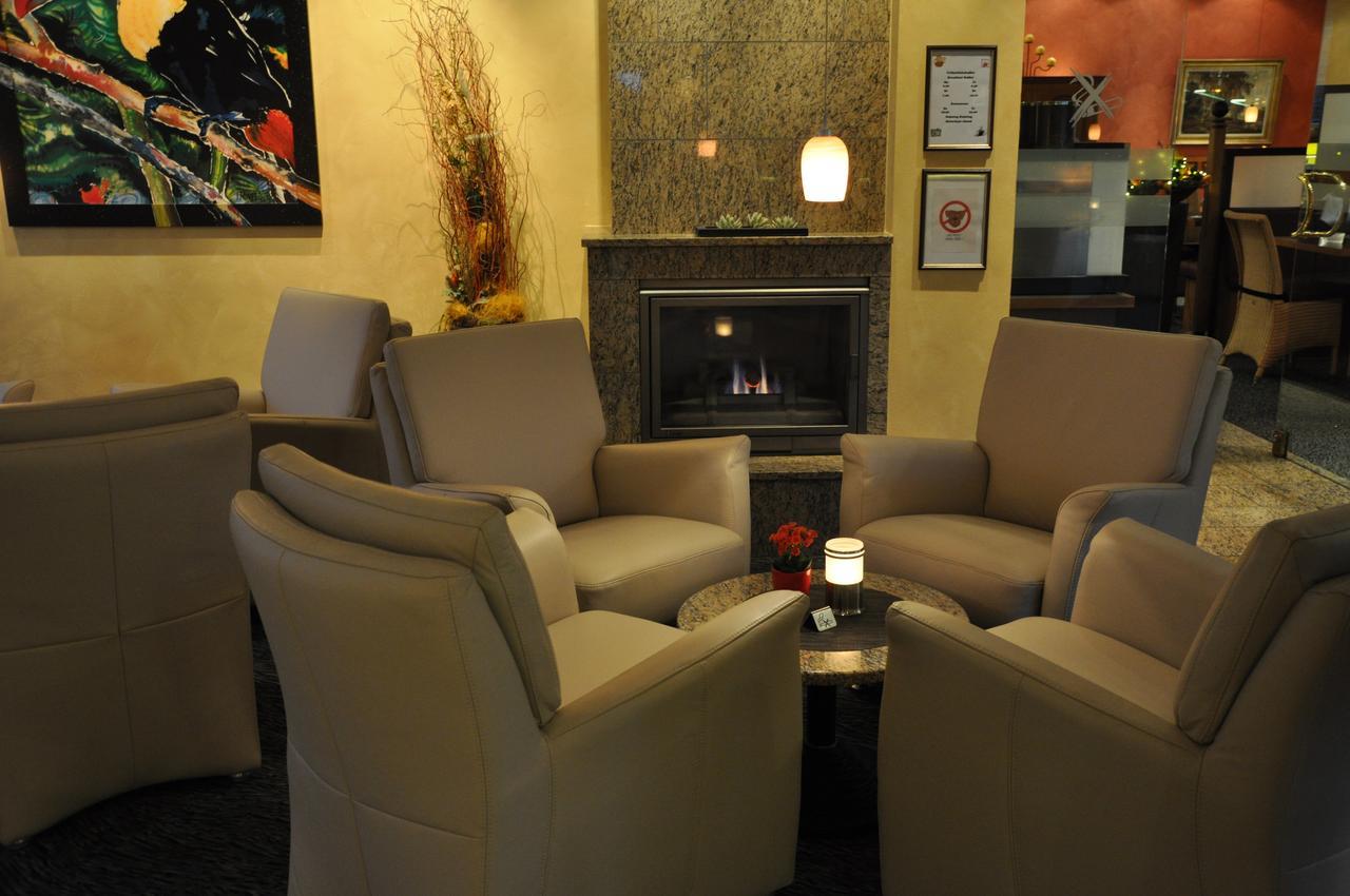 לנדסטול Hotel Merkur מראה חיצוני תמונה