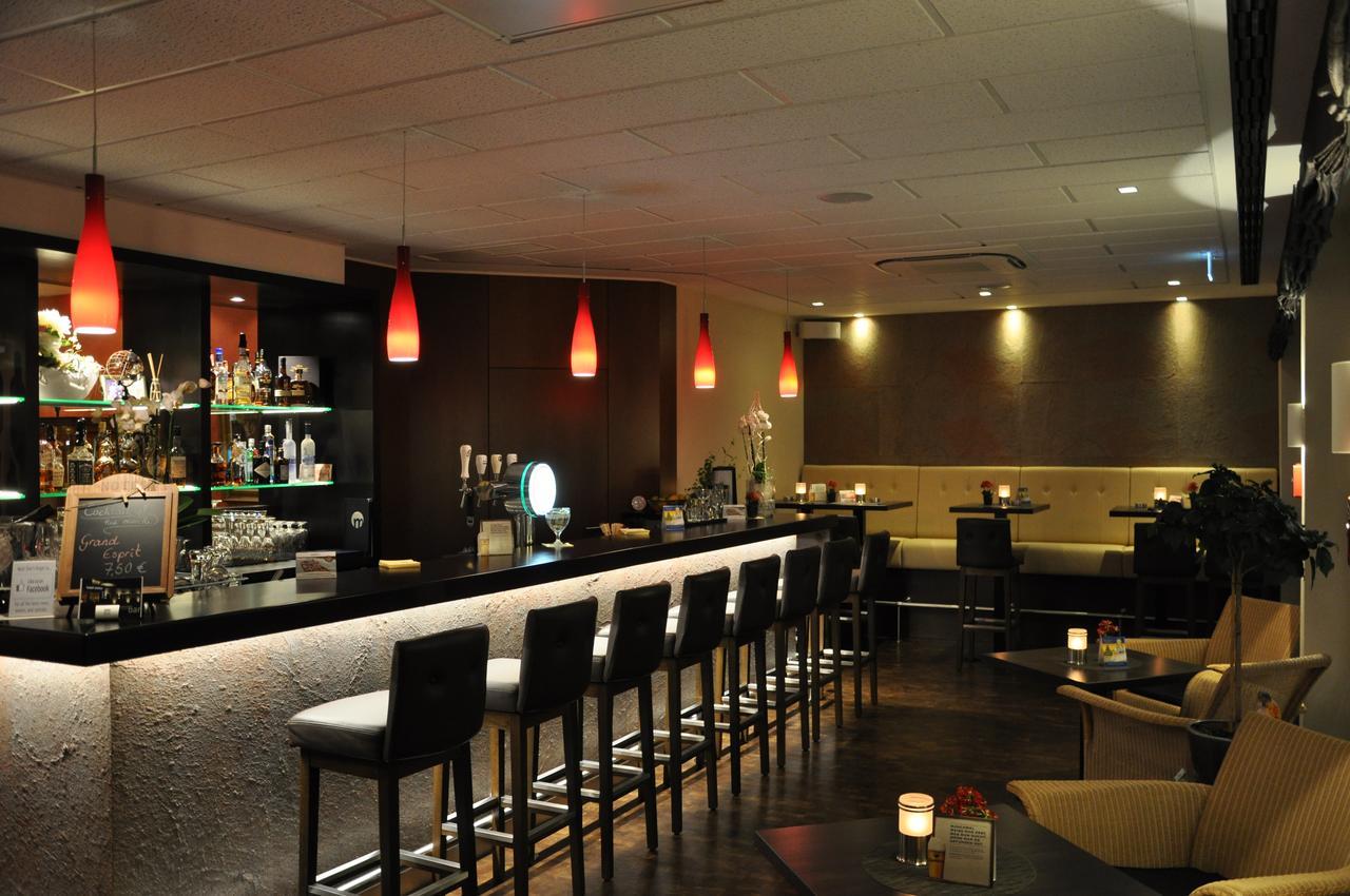 לנדסטול Hotel Merkur מראה חיצוני תמונה