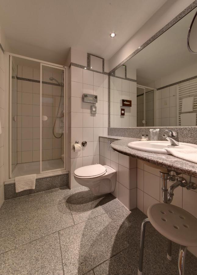 לנדסטול Hotel Merkur מראה חיצוני תמונה